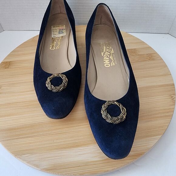 Salvatore Ferragamo Pervinca Navy Blue Suede Calf Pumps Size 10 AA Vintage - Picture 1 of 16